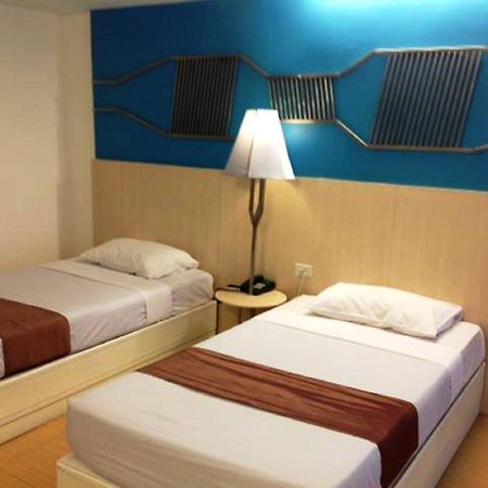Highway Hotel Chiang Mai Exterior foto